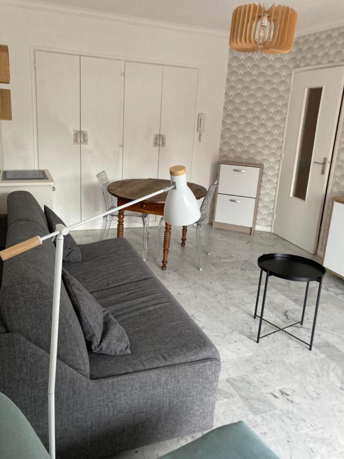 Studio Climatise Et Piscine En Bord De Mer Roquebrune-Cap-Martin Luaran gambar